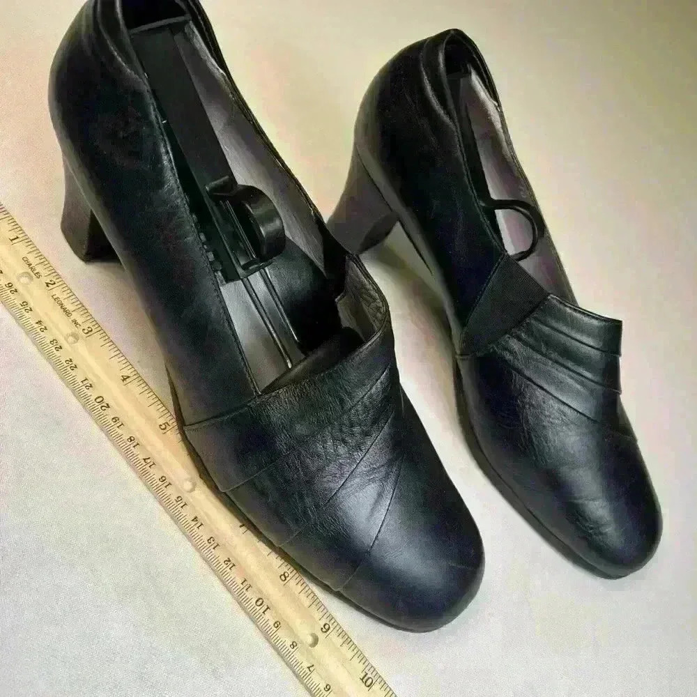 Beautifeel Shoes Womens 9 Pump Black Leather Pleated Block Heels lightly worn - Picture 6 of 13